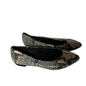 Vionic Caballo Sz 7.5Ballet Flats Snake Print Pointed‎ Toe Neutral Tone
